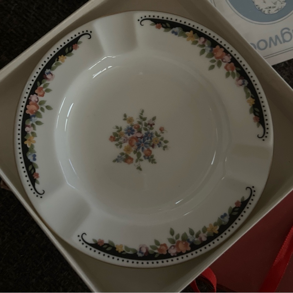 Wedgwood Floral Porcelain Dish AshTray New in Box
